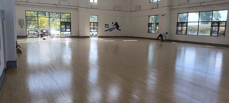 �˶�ľ�ذ峡��